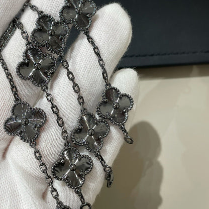[Angela Jewellery]CLOVER 5 MOTIF BLACK BRACELET