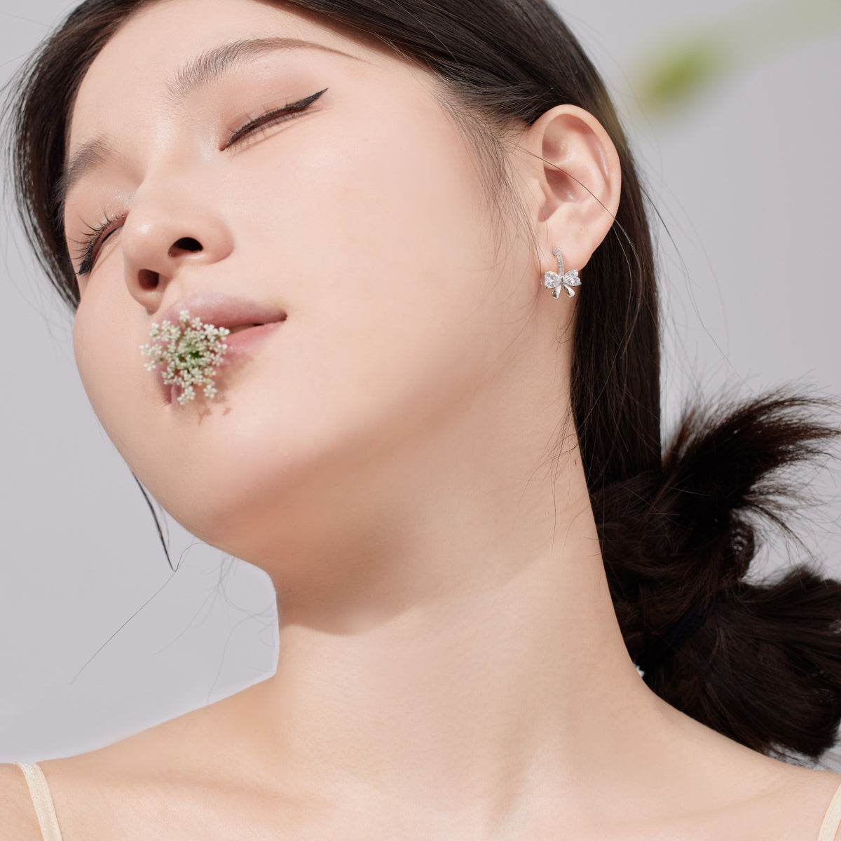 Angela Jewelry]Exquisite Earrings With Heart-Shaped Bow Design