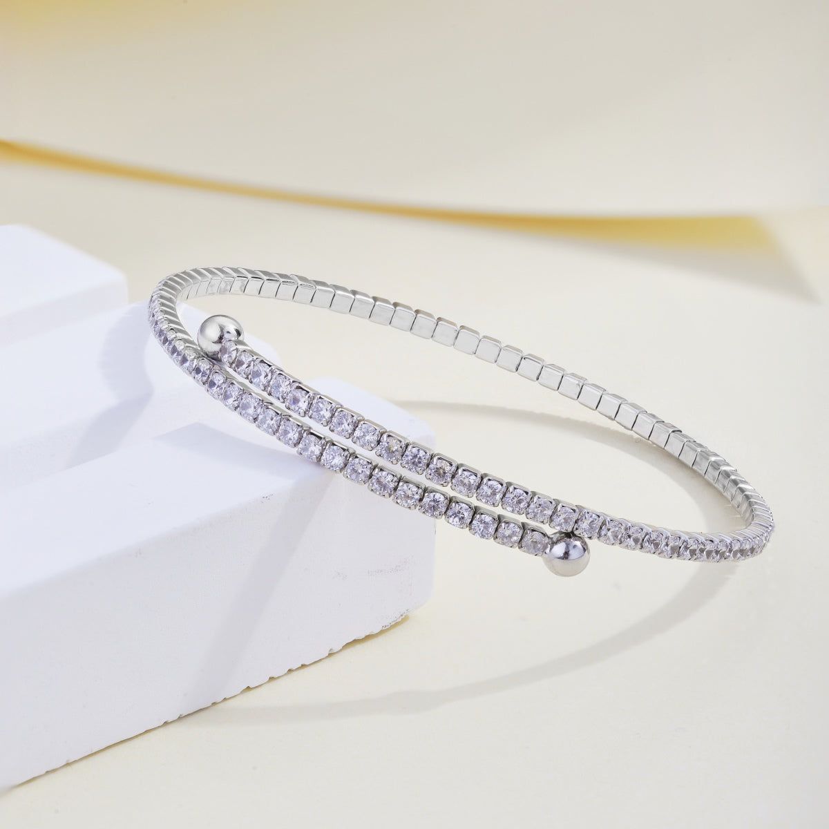 Angela Jewelry]Row of Diamonds Round Fashion Bracelet