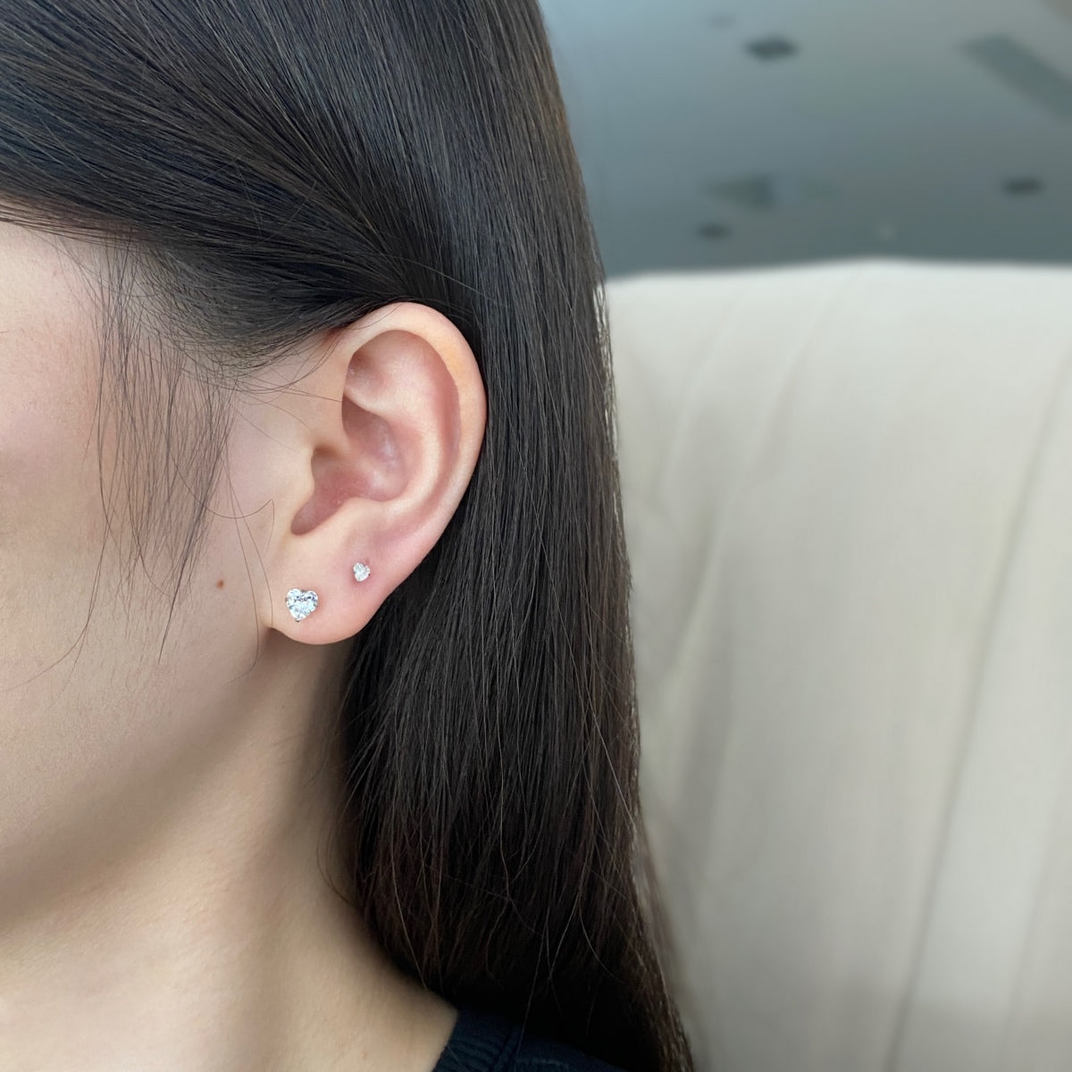 Angela Jewelry]Sparkling Heart Shaped Simple Earrings