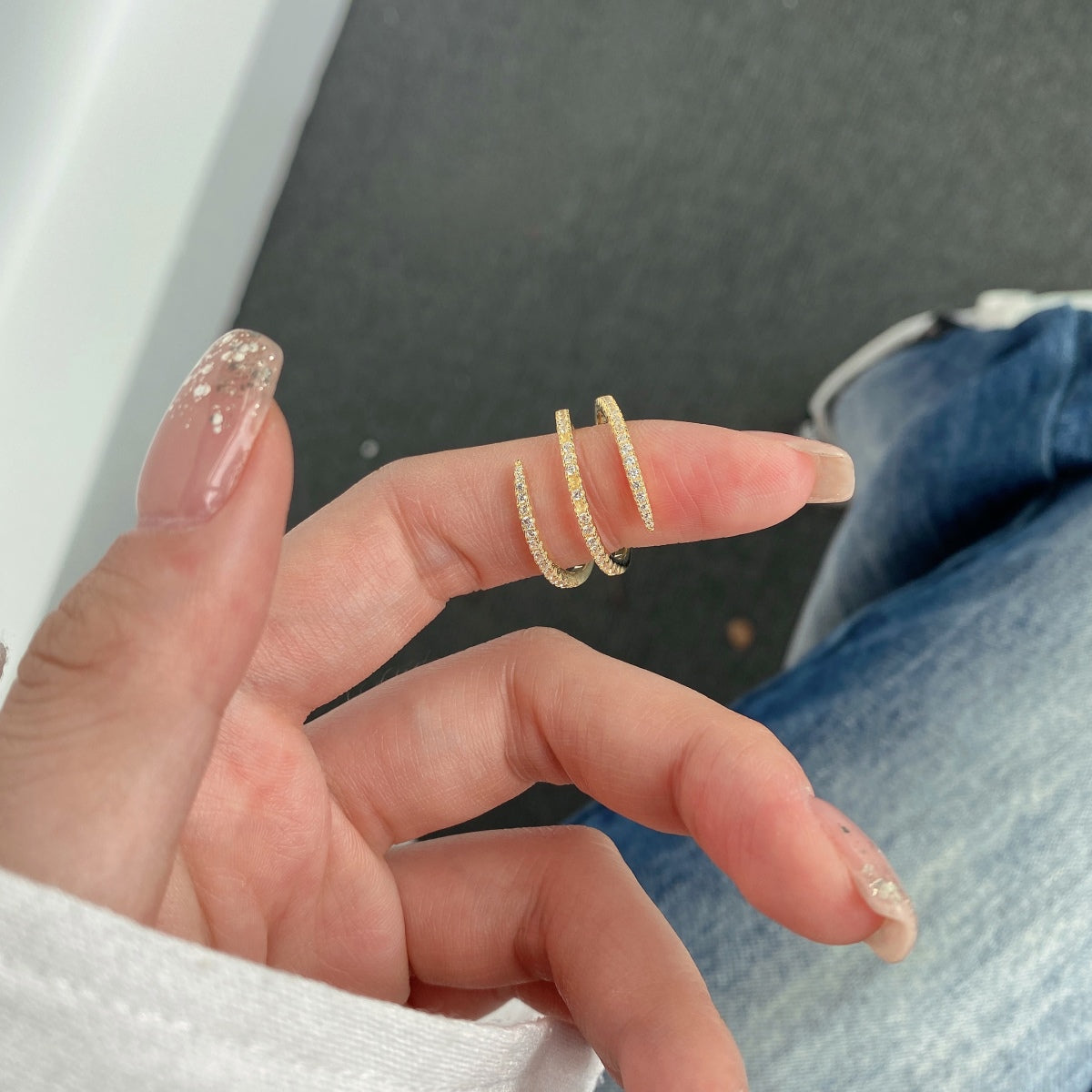 Angela Jewelry]Unique Vibrant Entangle Daily Ring