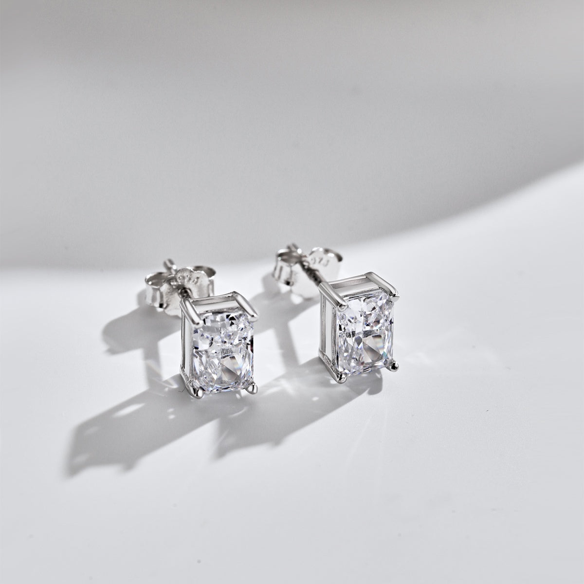 Angela Jewelry]Radiant Luxurious Princess Cut Daily Earrings