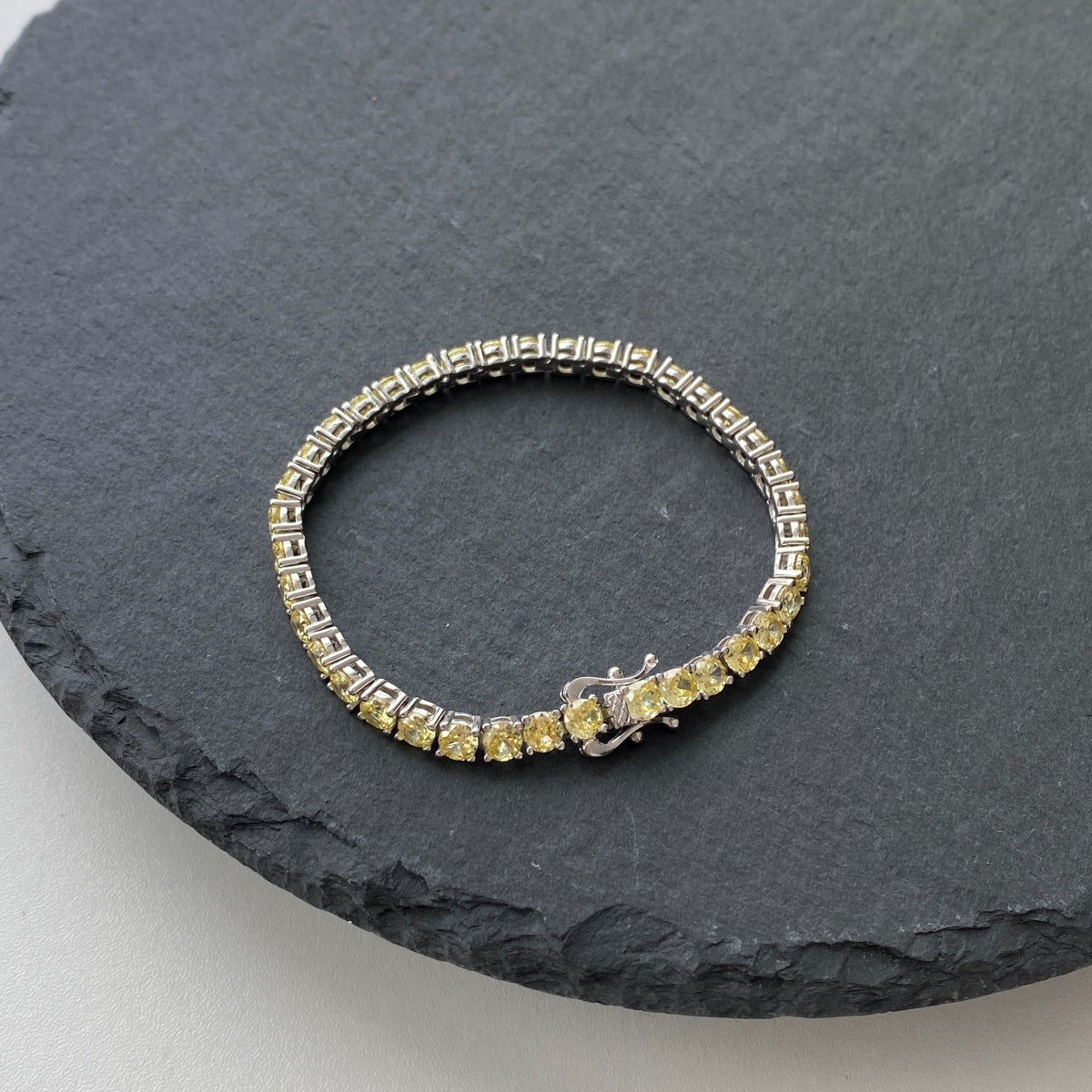 Angela Jewelry]Ornate Dazzling Round Cut Tennis Bracelet