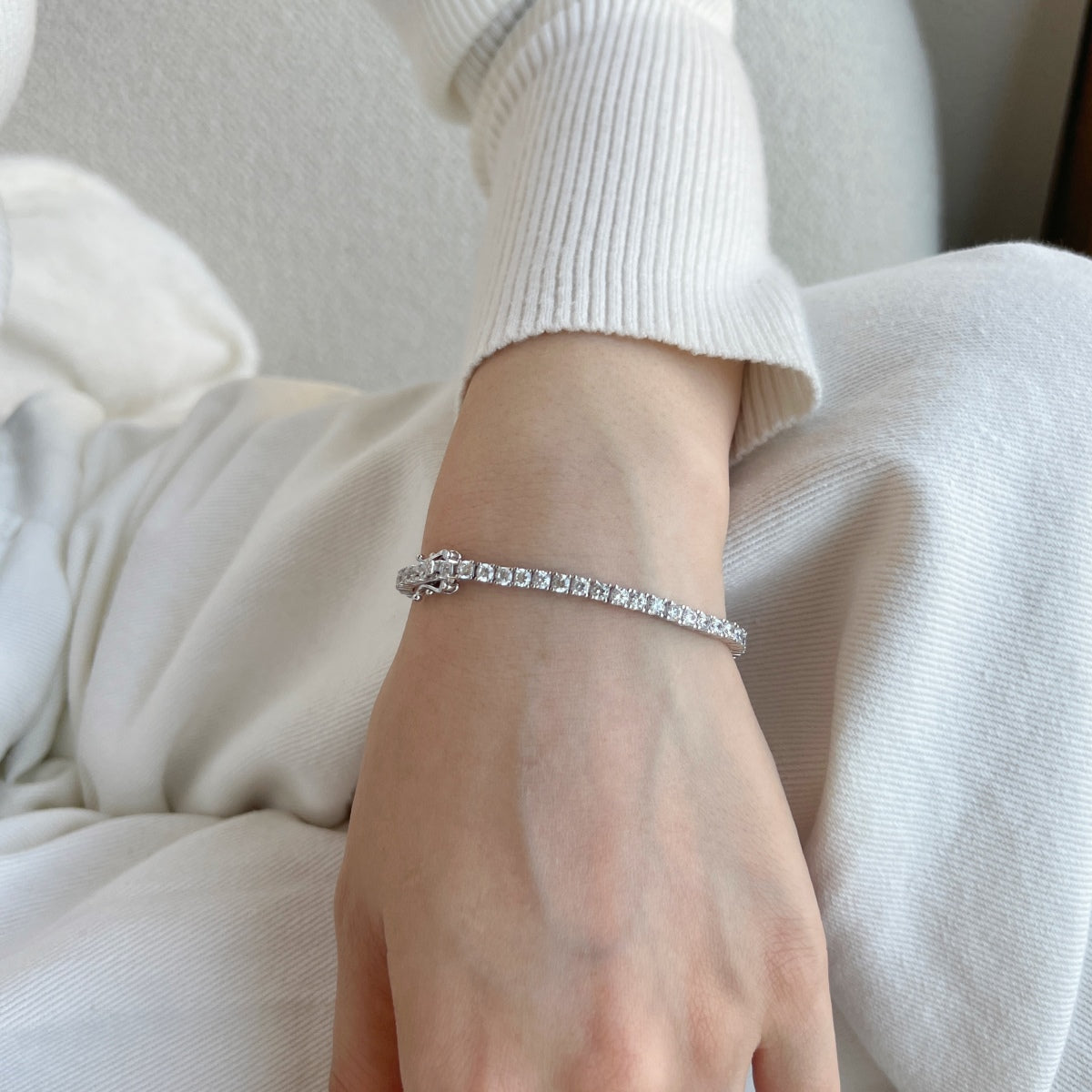 Angela Jewelry]Dainty Charming Round Cut Tennis Bracelet