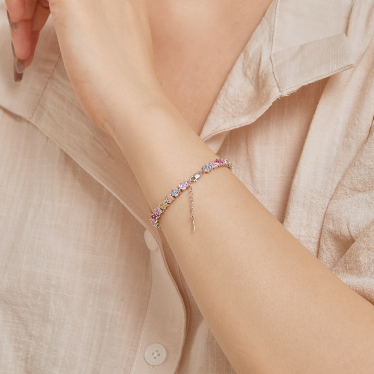 Angela Jewelry]Ornate Colorful Flower Shape Party Bracelet