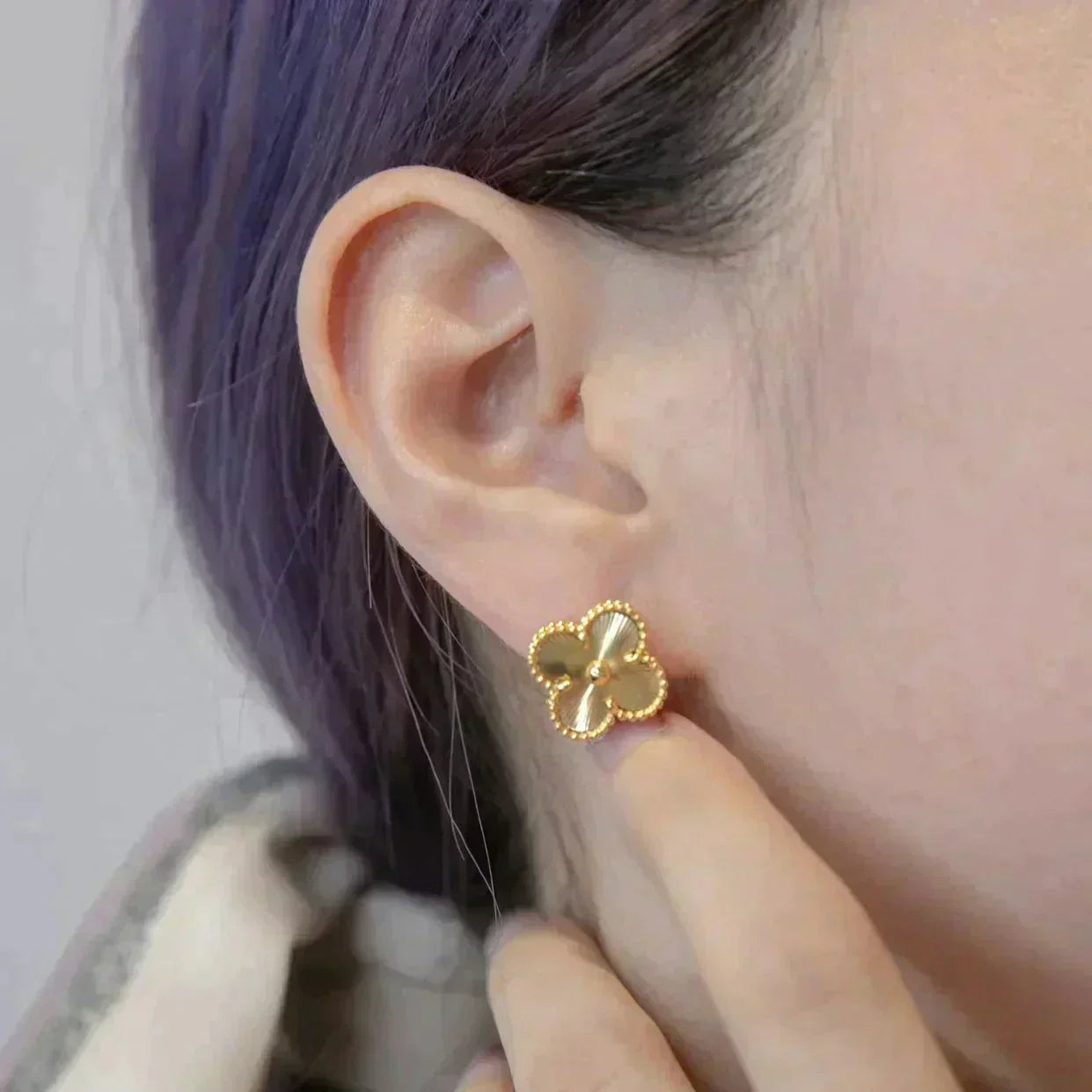 [Angela Jewellery]CLOVER MEDIUM 1 MOTIFS LASER EARRINGS