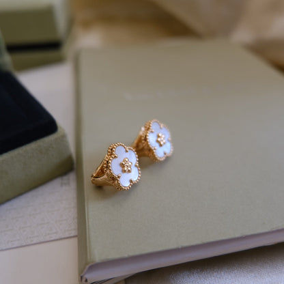 [Angela Jewellery]LUCKY PINK GOLD WHITE MOP EARRINGS