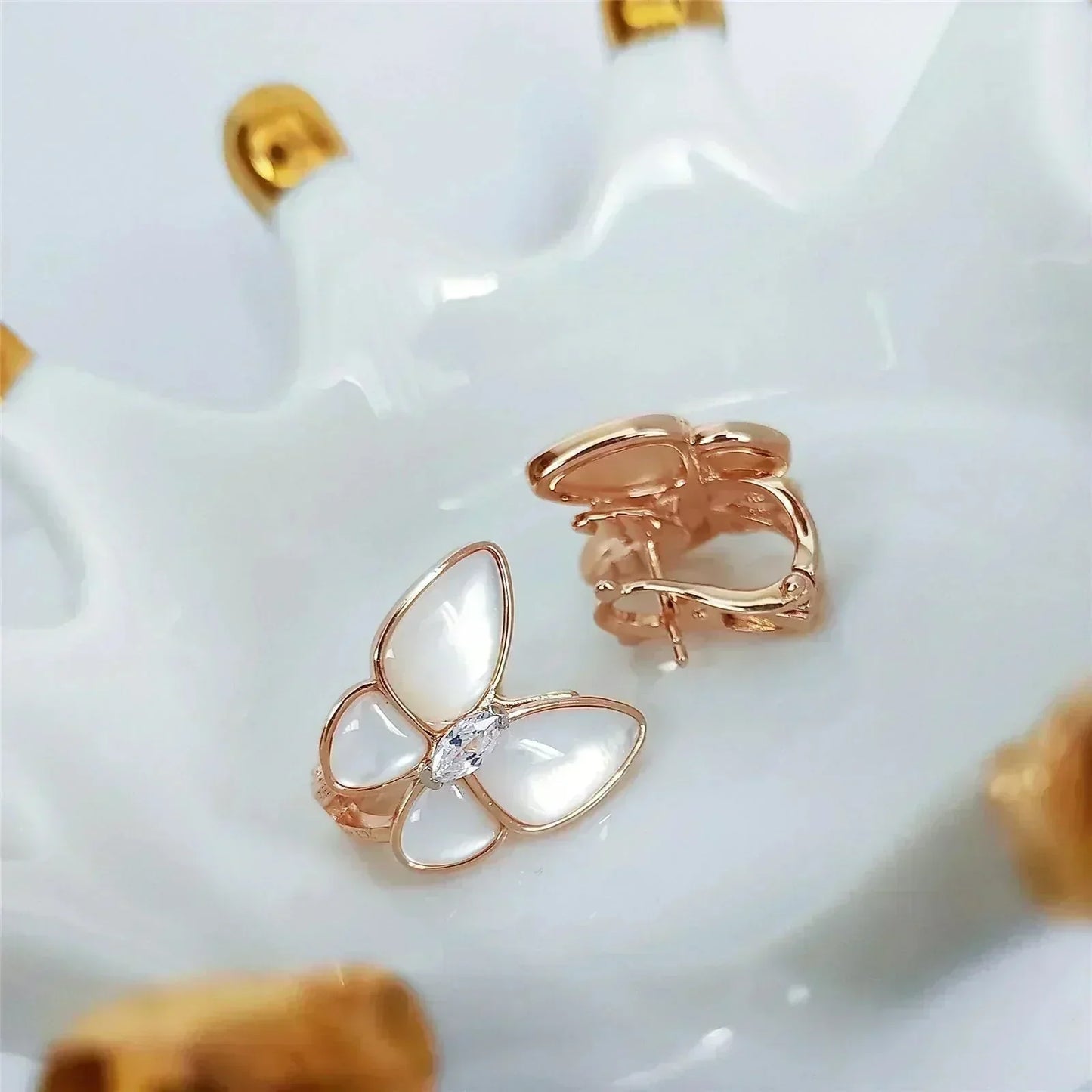 [Angela Jewellery]BUTTERFLY MOP DIAMOND EARRINGS