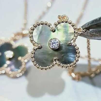 [Angela Jewellery]CLOVER 15MM DIAMOND AND MOTHER-OF-GREY NECKLACE