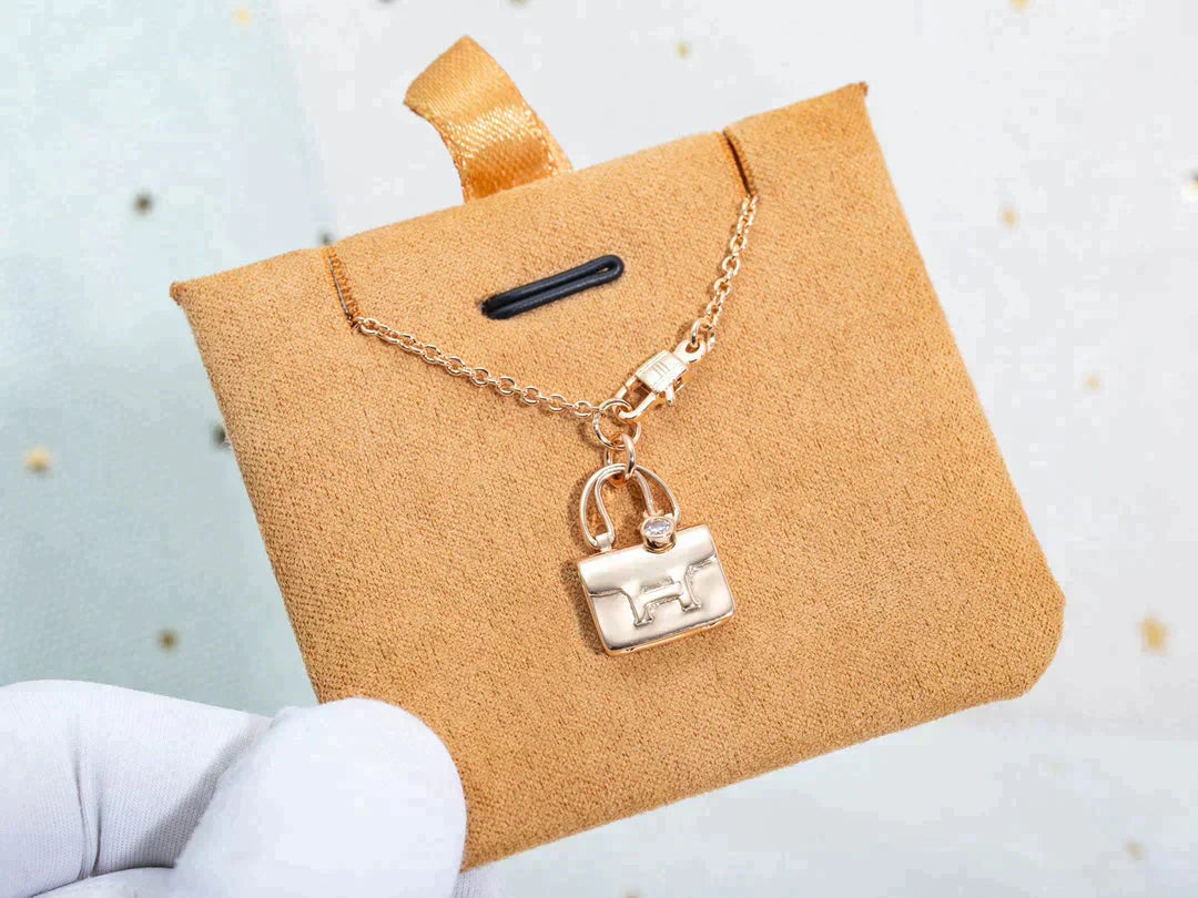 [Angela Jewellery]AMULETTE PEDANT ROSE GOLD NECKLACE