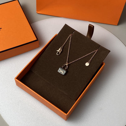 [Angela Jewellery]CONSTANCE BLACK PEDANT PINK GOLD NECKLACE