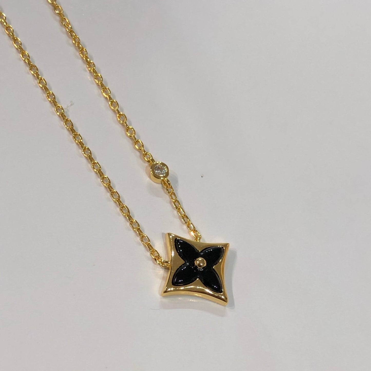 [Angela Jewellery]STAR BLACK MOP NECKLACE