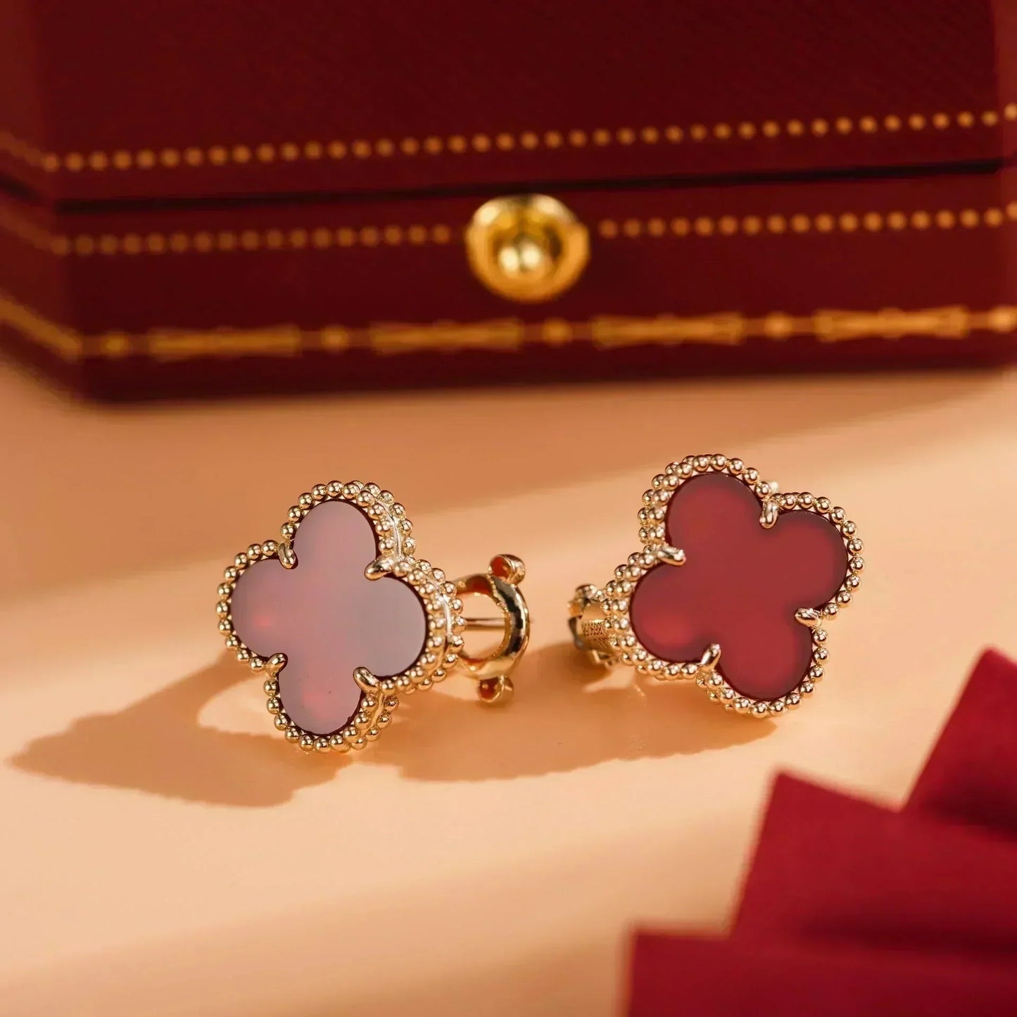 [Angela Jewellery]CLOVER MEDIUM 1 MOTIFS CARNELIAN  EARRINGS