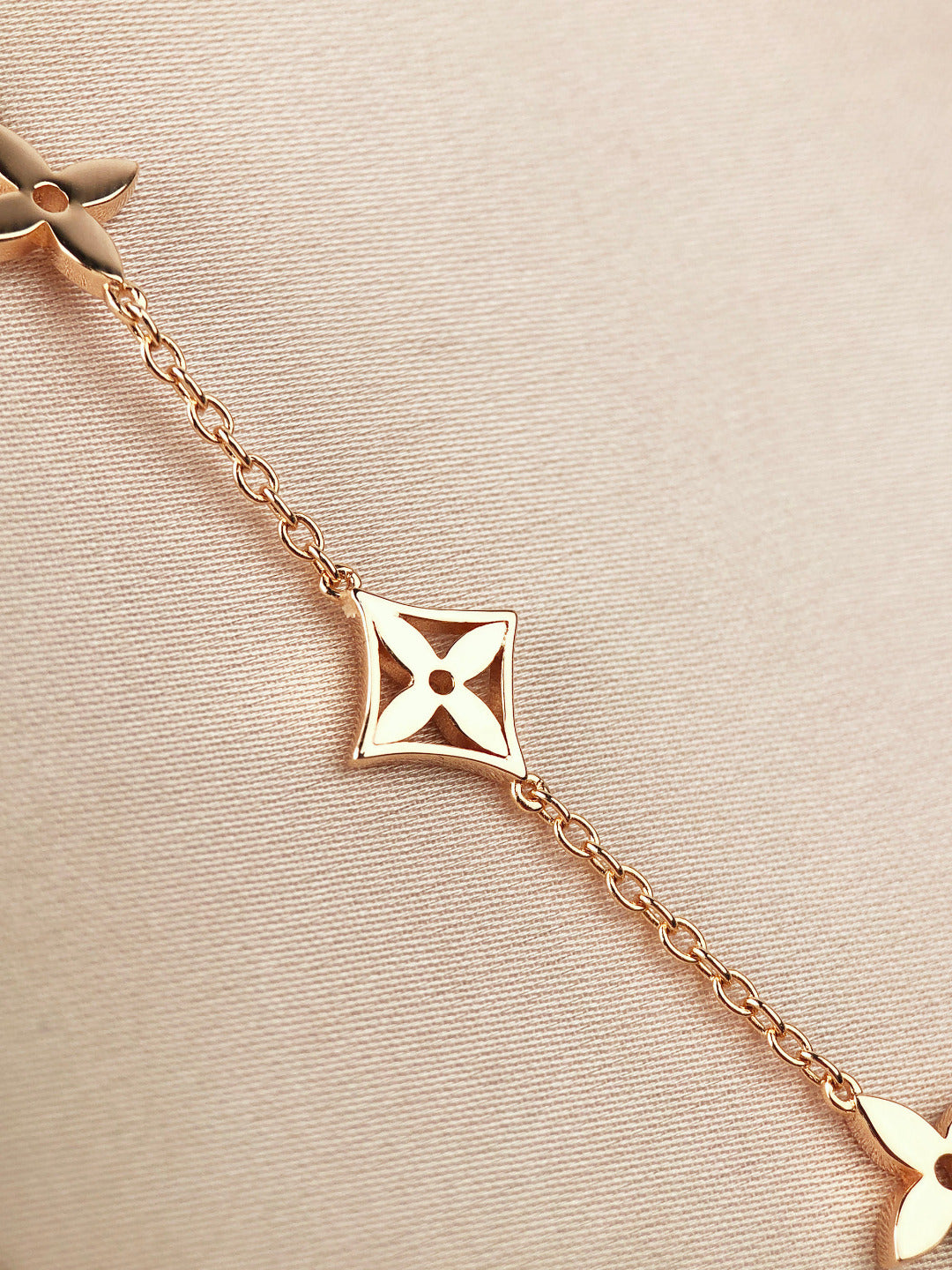 [Angela Jewellery]STAR AND SUN 7 MOTIFS GOLD BRACELET