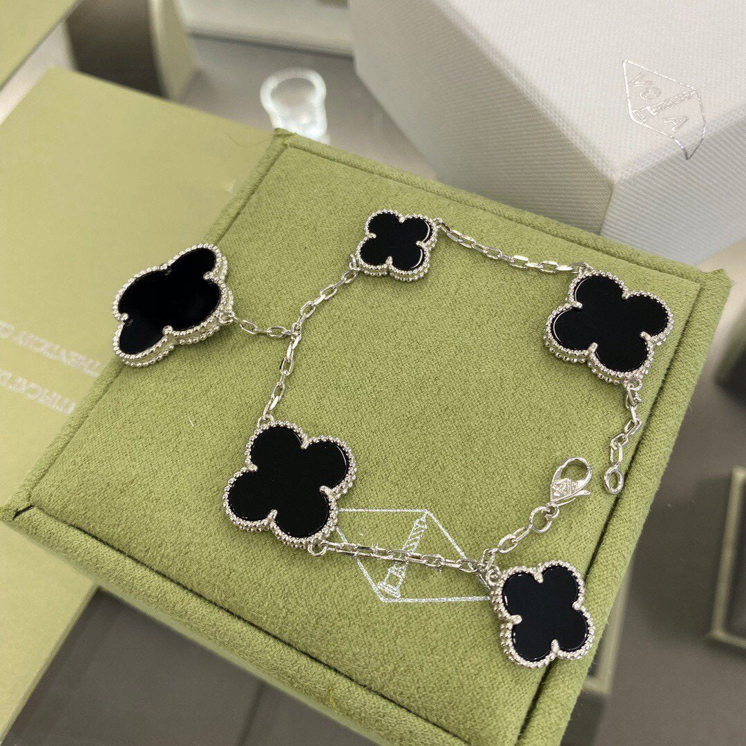 [Angela Jewellery]CLOVER 5 MOTIFS SIVLER ONYX BRACELET