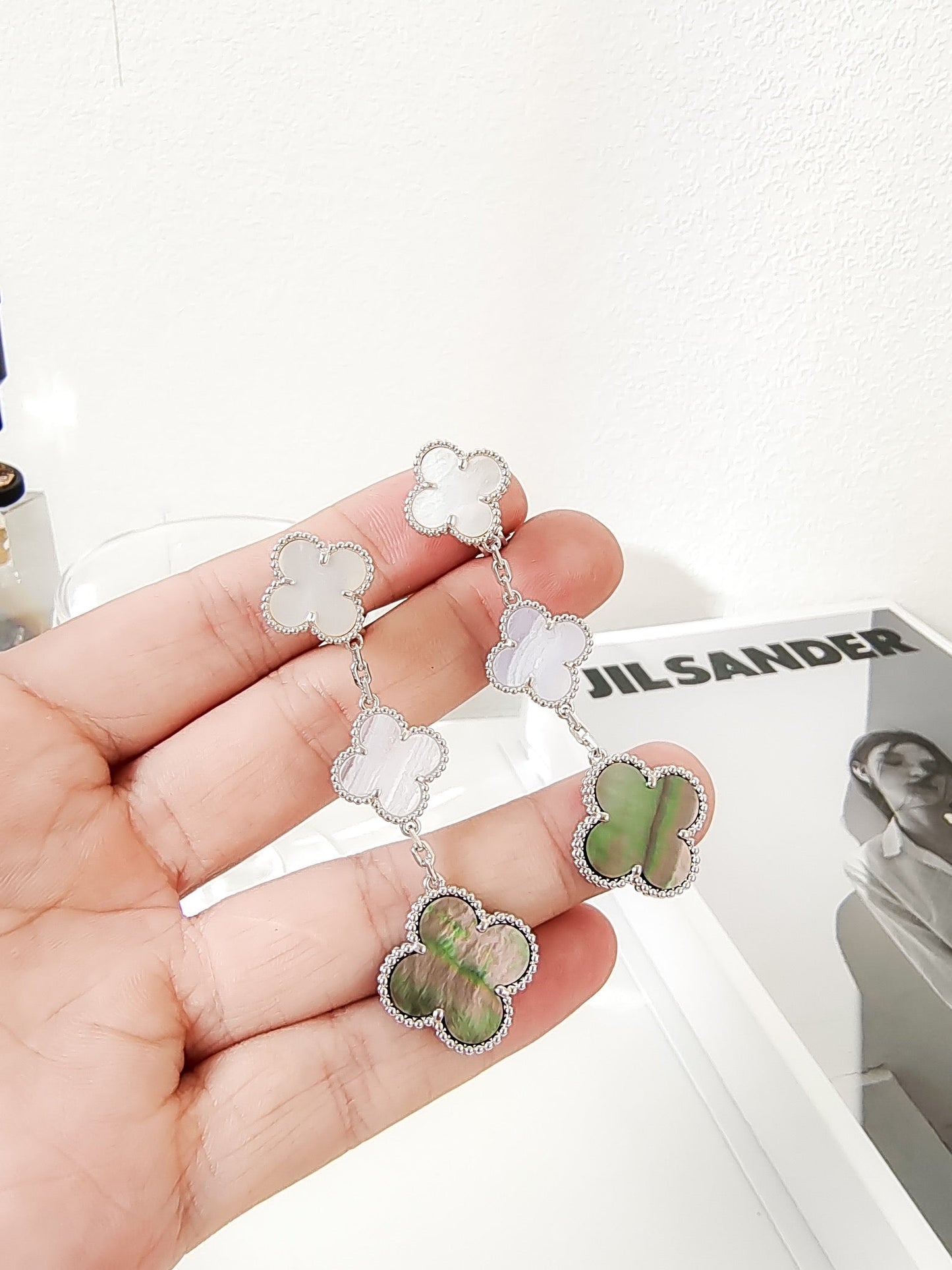[Angela Jewellery]CLOVER 3 MOTIFS CHALCEDONY DARK MOP SILVER EARRINGS