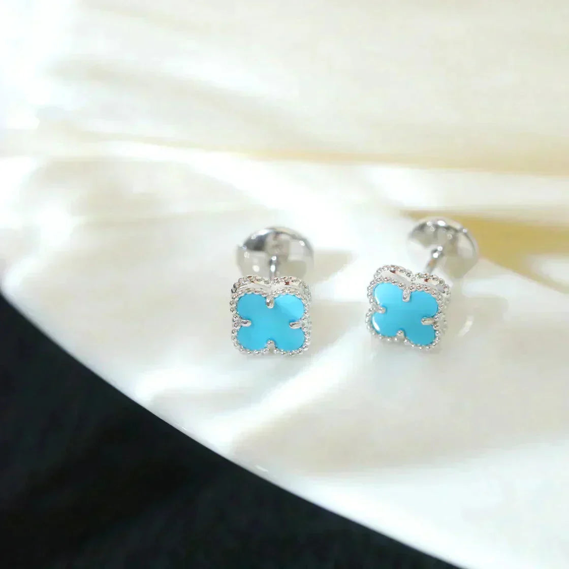 [Angela Jewellery]CLOVER MINI 9.5MM ONYX STUD EARRINGS SILVER