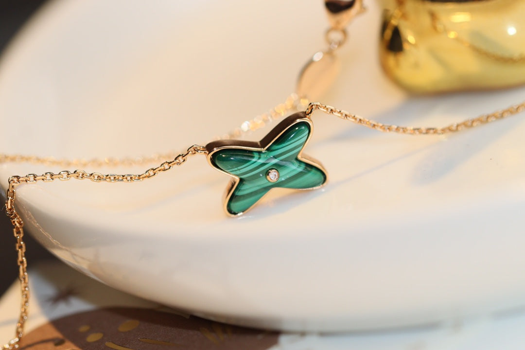 [Angela Jewellery]JEUX MALACHITE 1 DIAMOND PINK GOLD NECKLACE