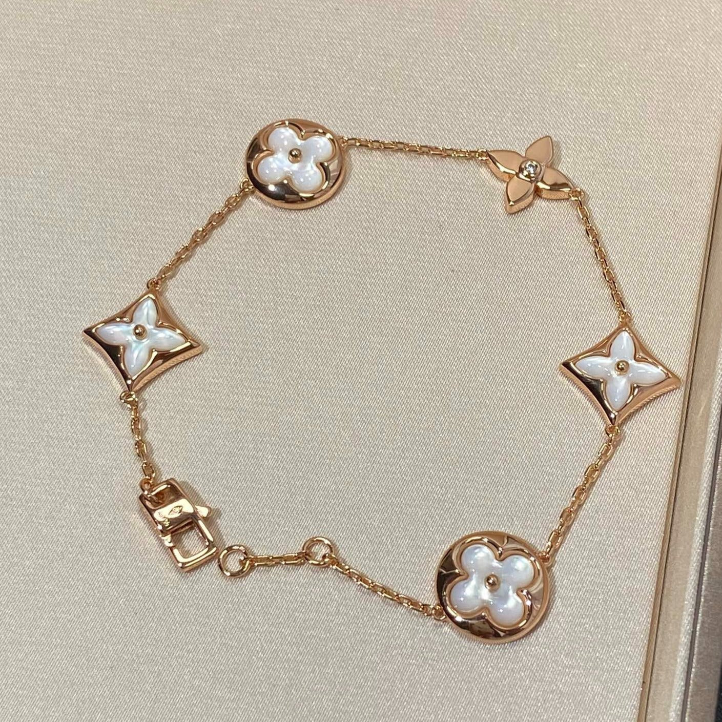 [Angela Jewellery]STAR AND SUN 5 MOTIF MOP PINK GOLD BRACELET
