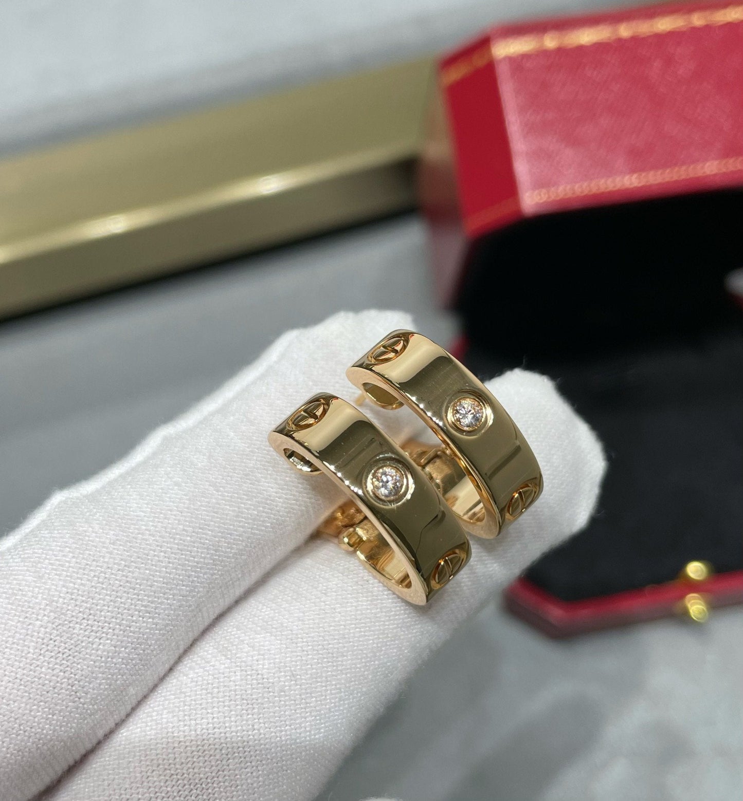 [Angela Jewellery]LOVE 5.5MM 1 DIAMOND EARRINGS