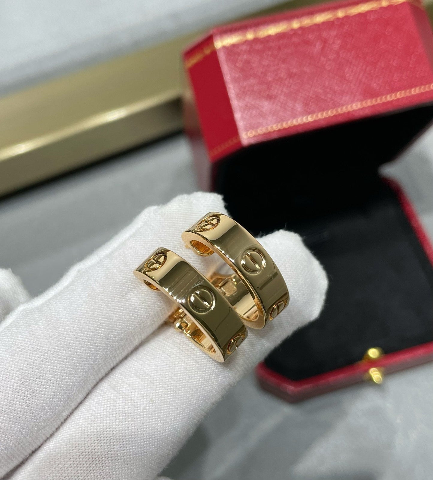 [Angela Jewellery]LOVE 5.5MM EARRINGS