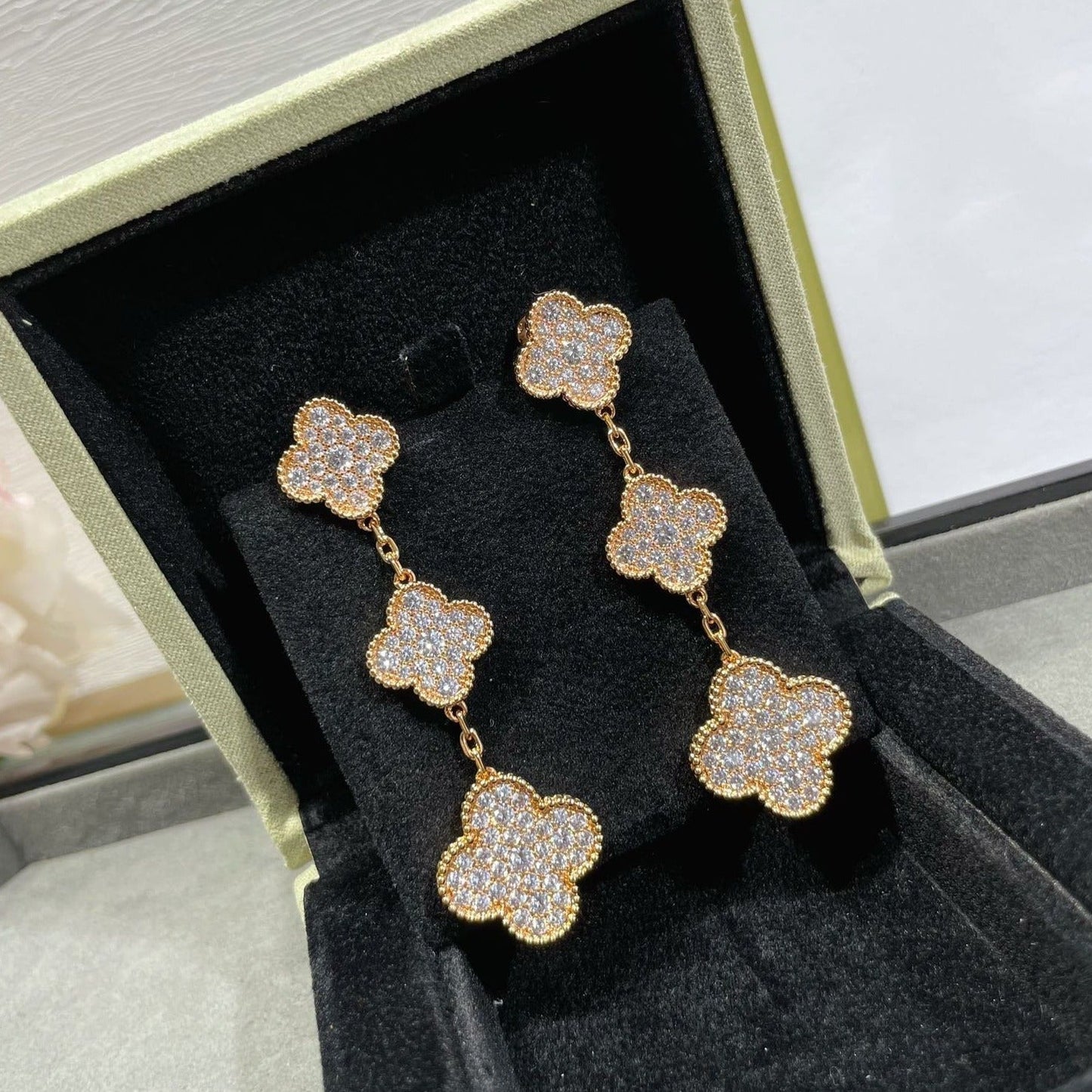 [Angela Jewellery]CLOVER 3 MOTIFS DIAMOND PAVED ROSE GOLD EARRINGS