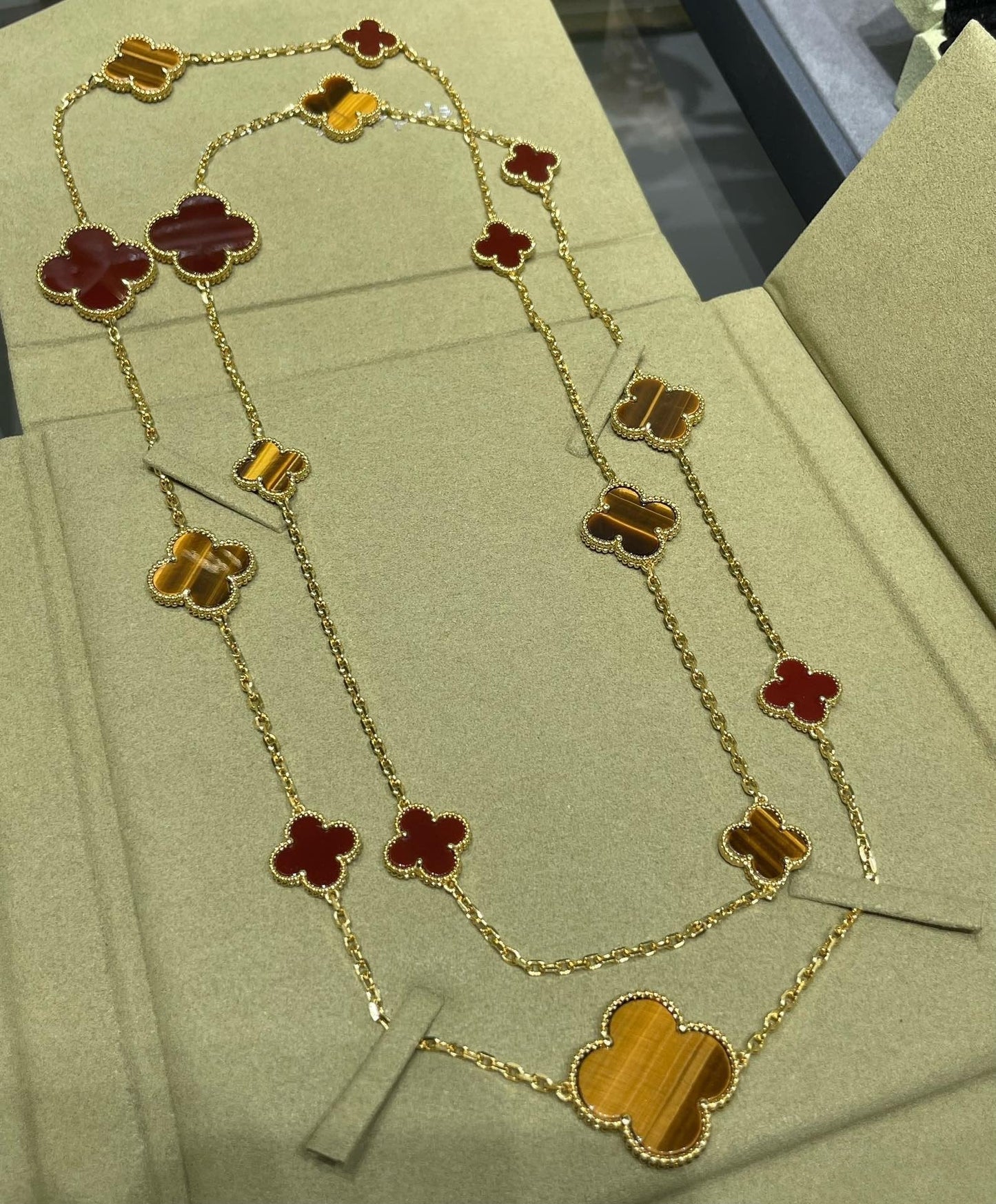 [Angela Jewellery]CLOVER 16 MOTIF CARNELIAN TIGER EYE ROSE GOLD NECKLACE