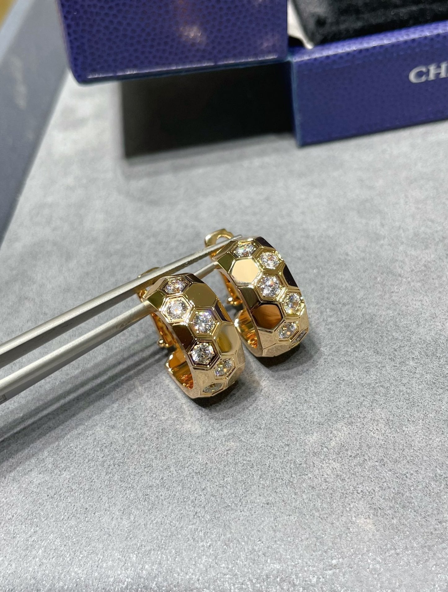 [Angela Jewellery]BEE LOVE DIAMOND HOOP EARRINGS