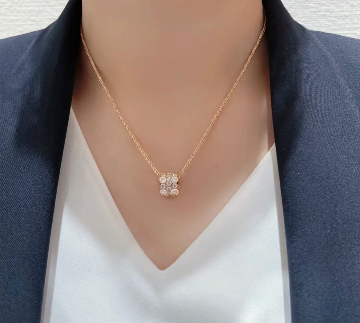 [Angela Jewellery]BEE LOVE DIAMOND PAVED 3 ROW NECKLACE
