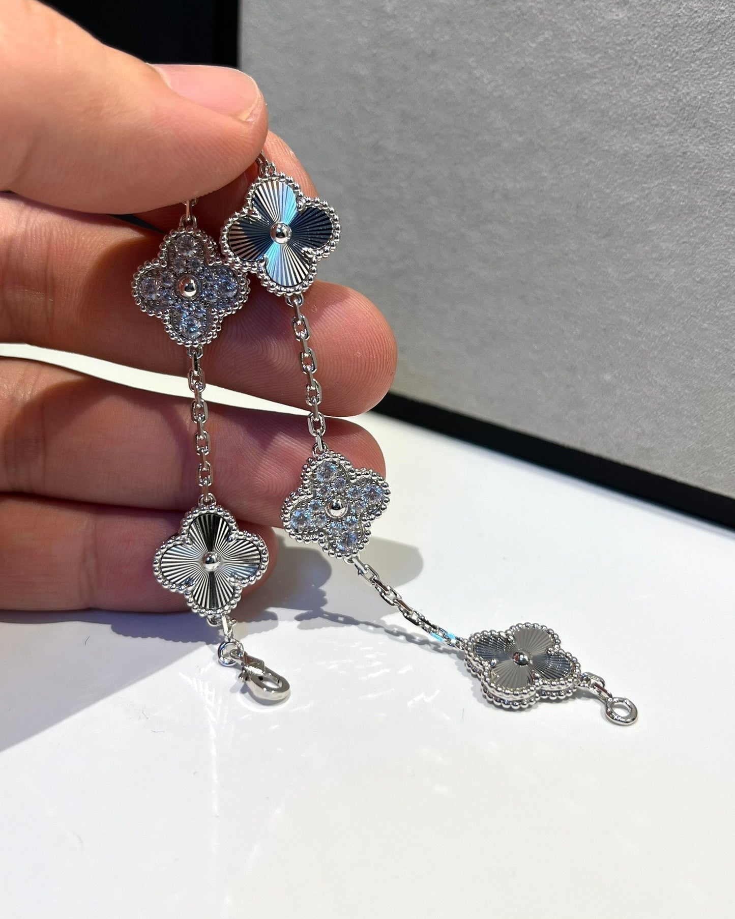 [Angela Jewellery]CLOVER 5 MOTIF SILVER DIAMOND BRACELET