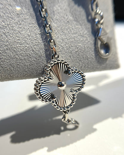 [Angela Jewellery]CLOVER 5 MOTIF SILVER DIAMOND BRACELET