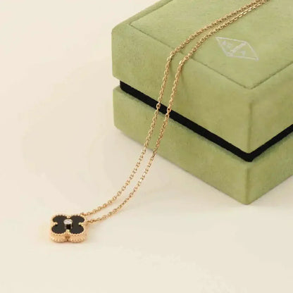 [Angela Jewellery]CLOVER 15MM DIAMOND ONYX NECKLACE