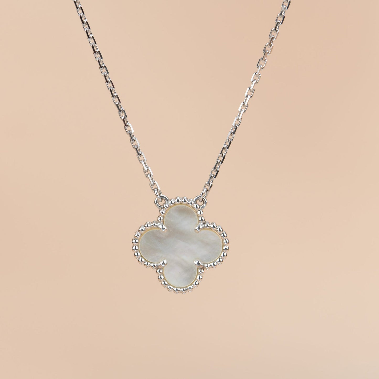 [Angela Jewellery]CLOVER  15MM WHITE MOTHER-OF-PEARL SILVER