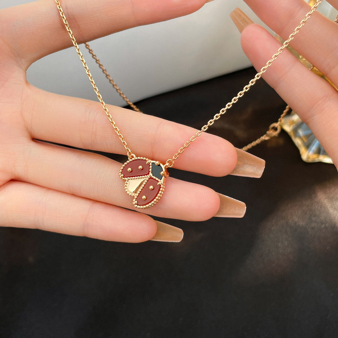 [Angela Jewellery]LUCKY  CARNELIANS LADYBUG NECKLACE