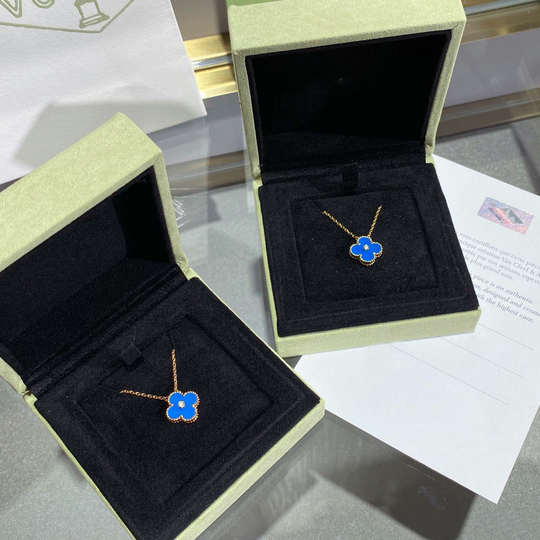 [Angela Jewellery]CLOVER 15MM DIAMOND AND BLUE AGATE NECKLACE