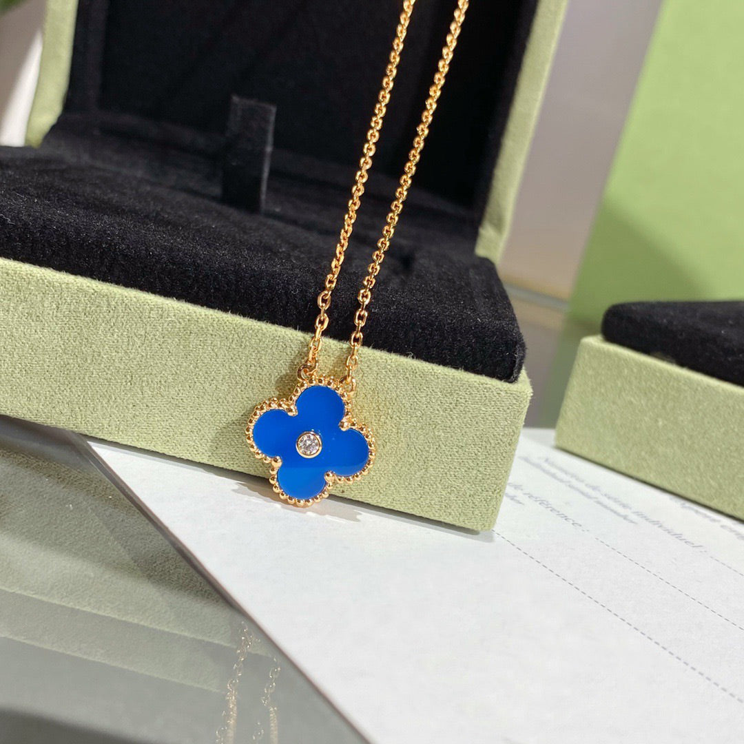 [Angela Jewellery]CLOVER 15MM DIAMOND AND BLUE AGATE NECKLACE