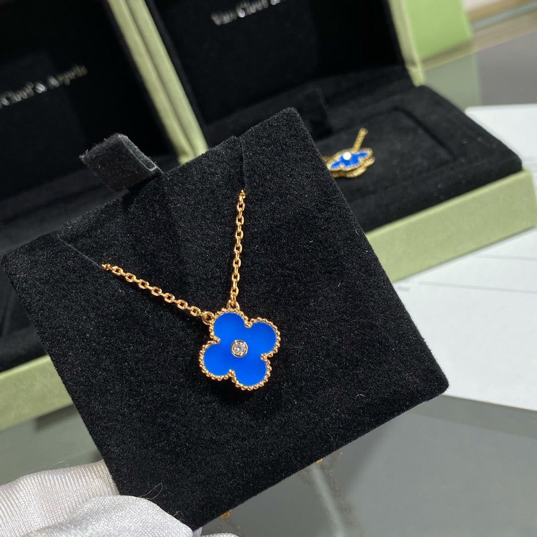 [Angela Jewellery]CLOVER 15MM DIAMOND AND BLUE AGATE NECKLACE
