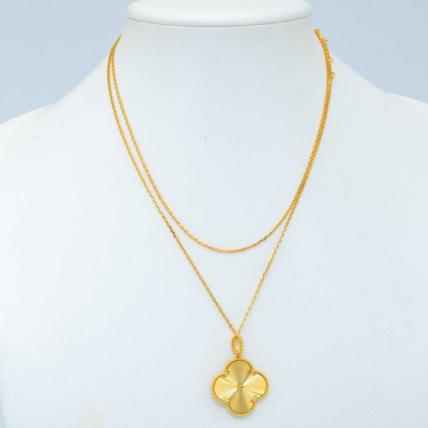 [Angela Jewellery]CLOVER 25MM PEDANT NECKLACE GOLD