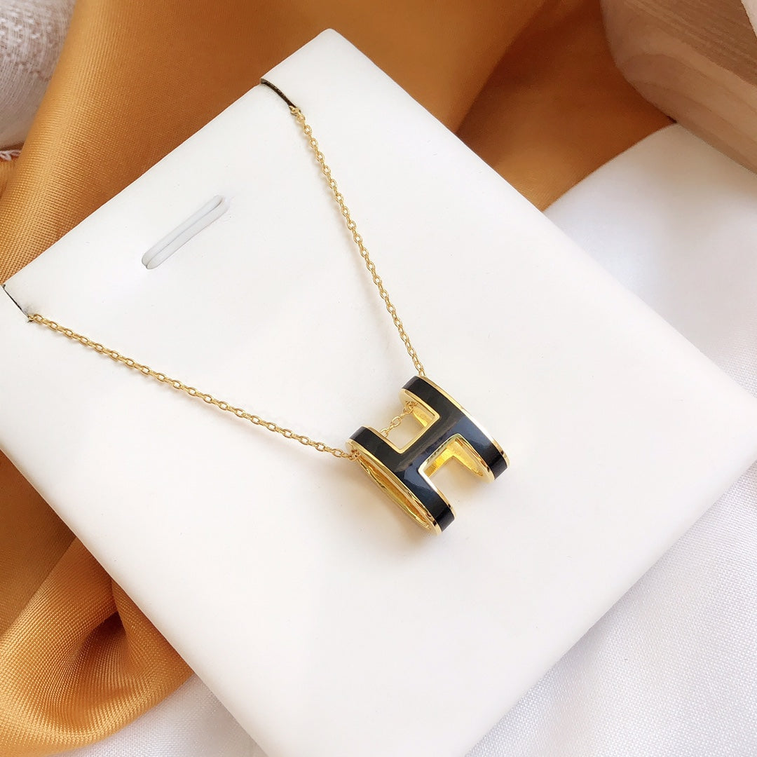 [Angela Jewellery]HM CLIC BLACK ENAMEL GOLD NECKLACE