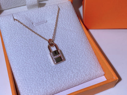 [Angela Jewellery]HM ADVANCED NICHE LOCK HEAD NECKLACE DIAMONDS