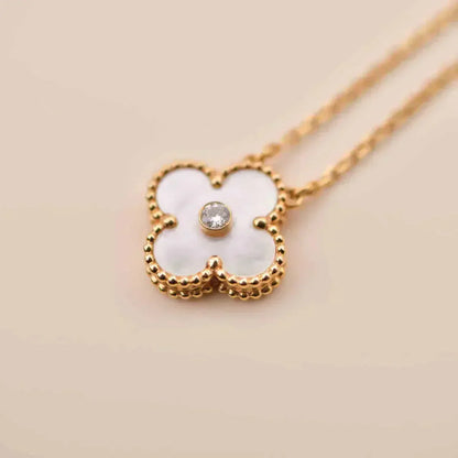 [Angela Jewellery]CLOVER 15MM DIAMOND WHITE FRITILLARIA NECKLACE