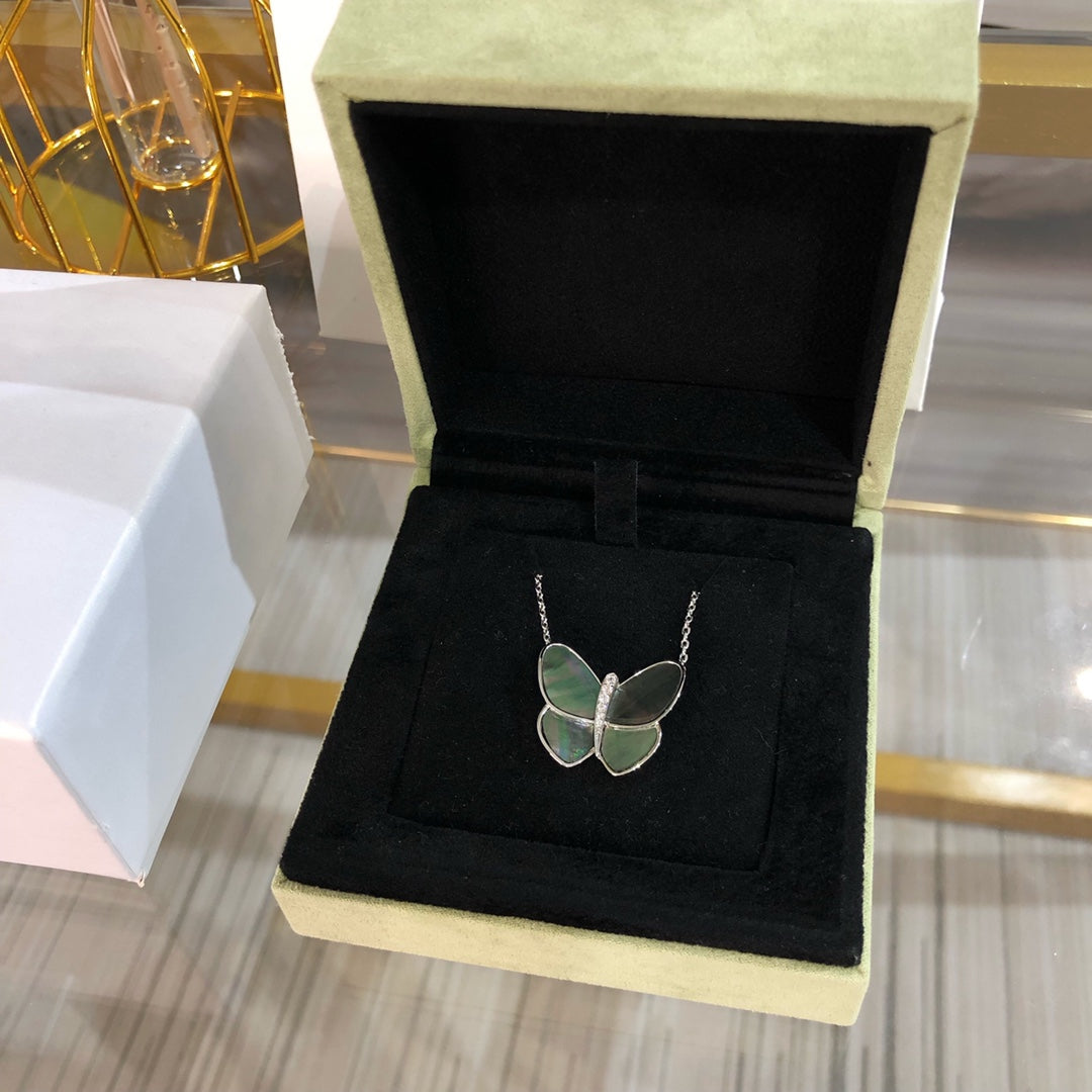 [Angela Jewellery]LARGE BUTTERFLY SILVER PENDANT DIAMOND NECKLACE